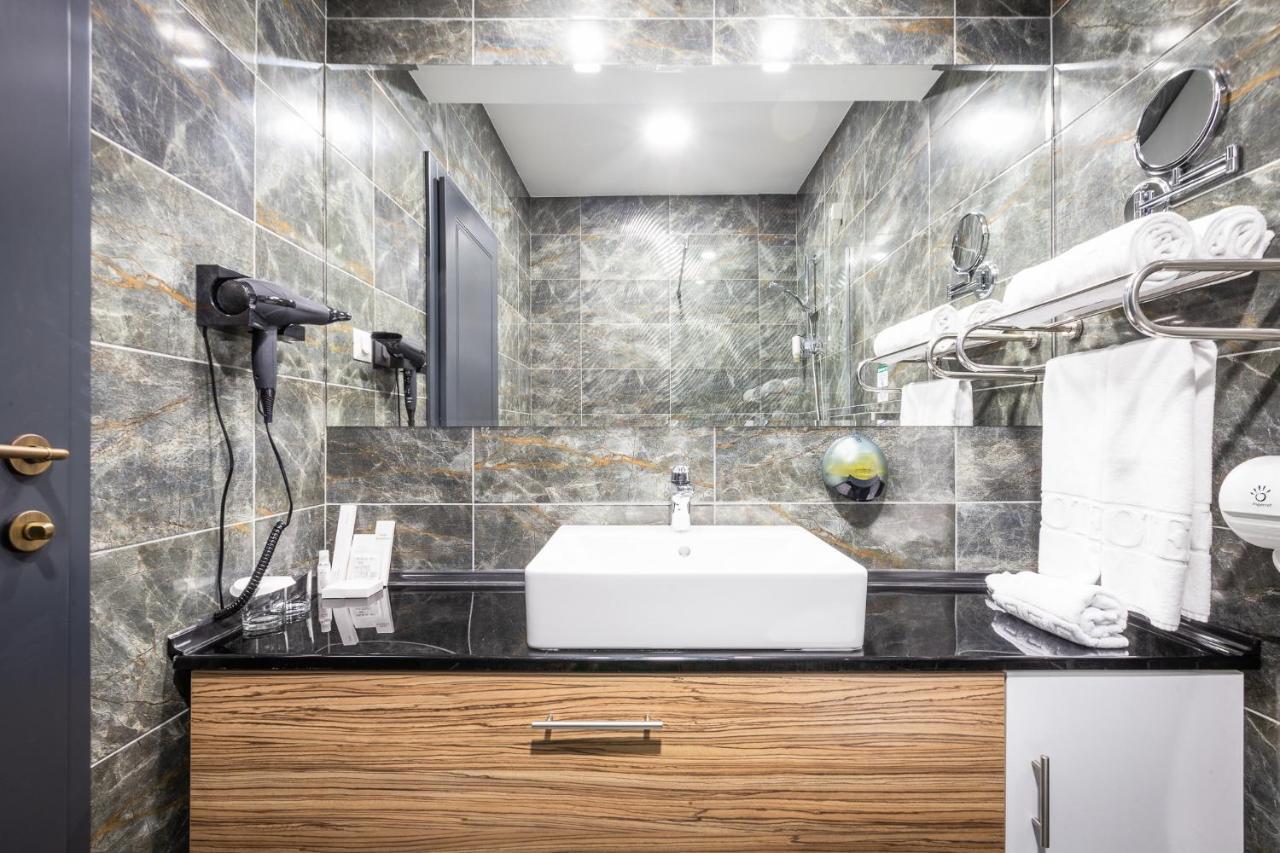 Hotel Sky Gewgelija Zewnętrze zdjęcie Bathroom