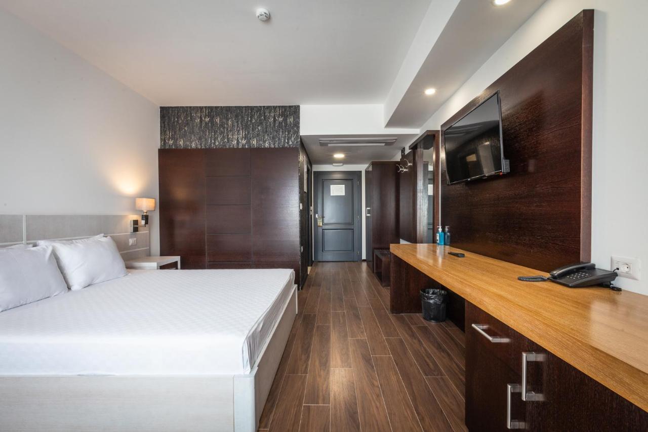 Hotel Sky Gewgelija Zewnętrze zdjęcie