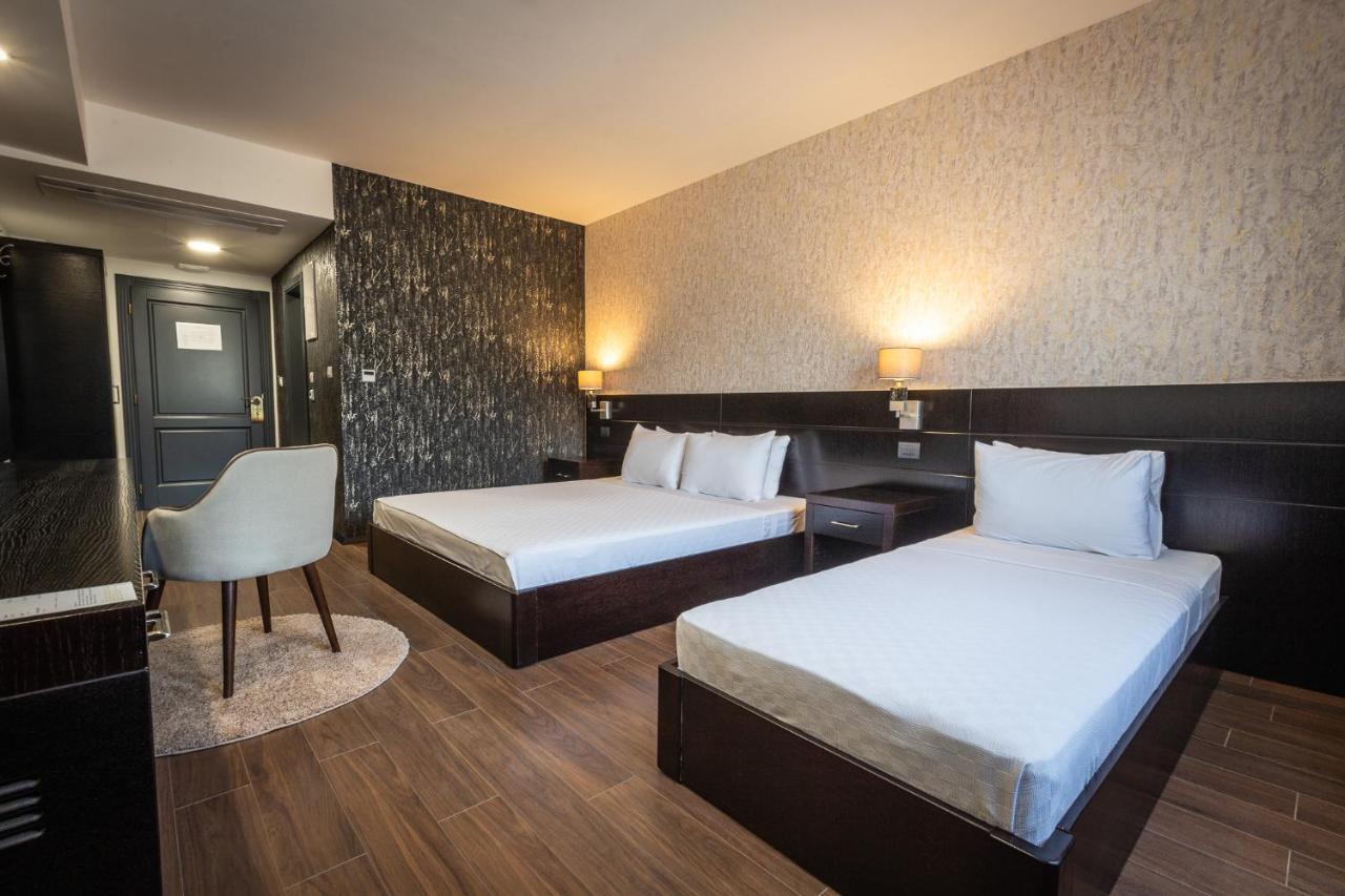 Hotel Sky Gewgelija Zewnętrze zdjęcie A room at the hotel