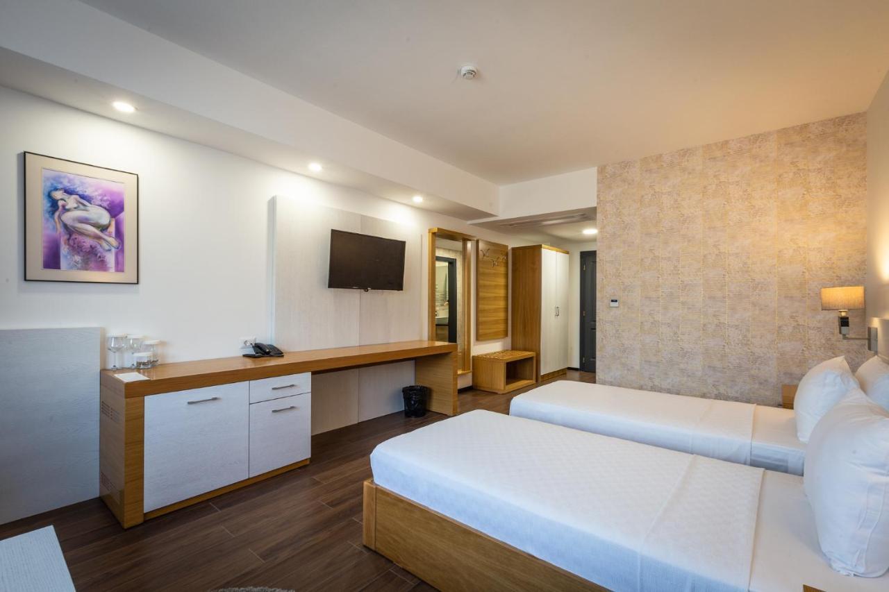 Hotel Sky Gewgelija Zewnętrze zdjęcie Deluxe Room