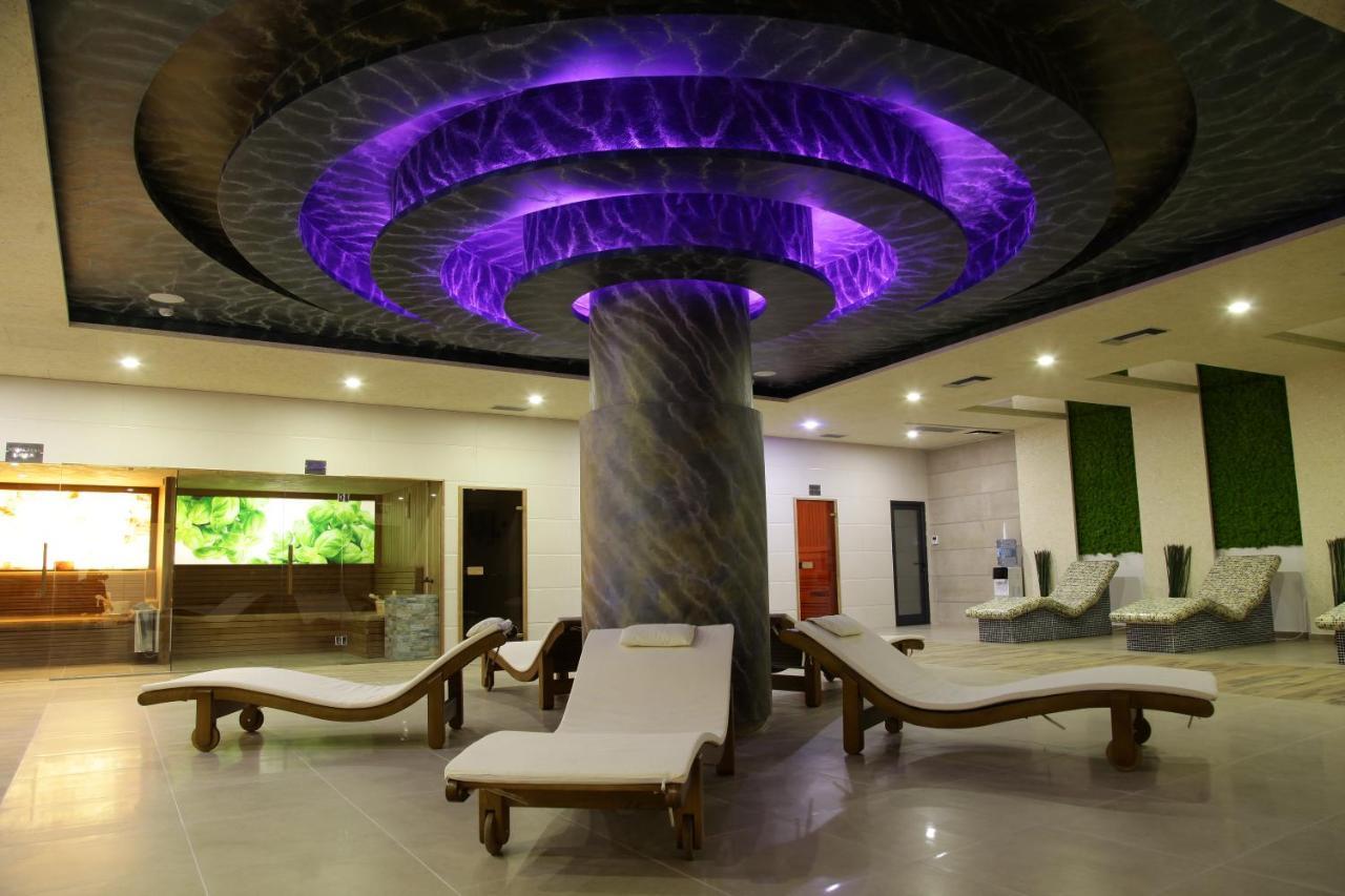 Hotel Sky Gewgelija Zewnętrze zdjęcie Spa at the hotel