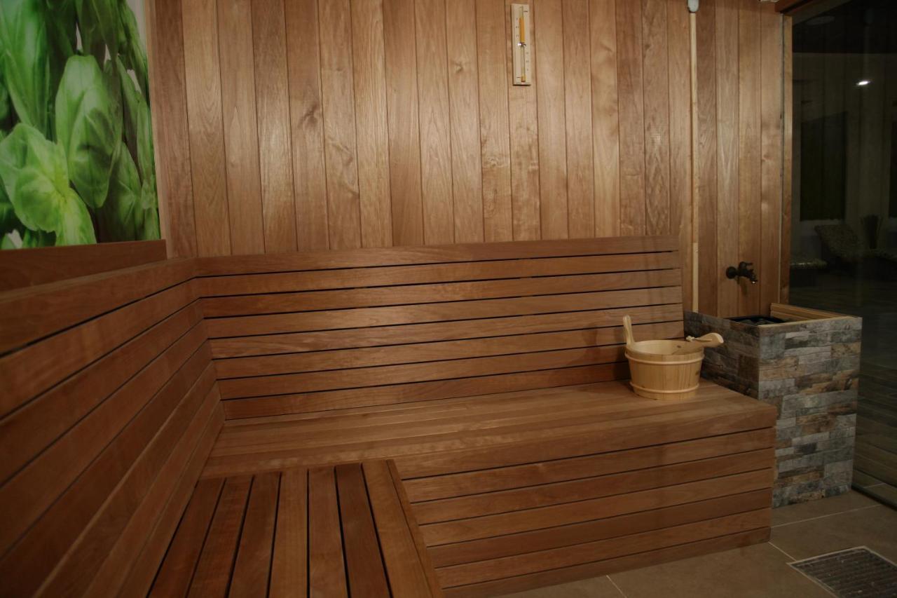 Hotel Sky Gewgelija Zewnętrze zdjęcie A Finnish sauna