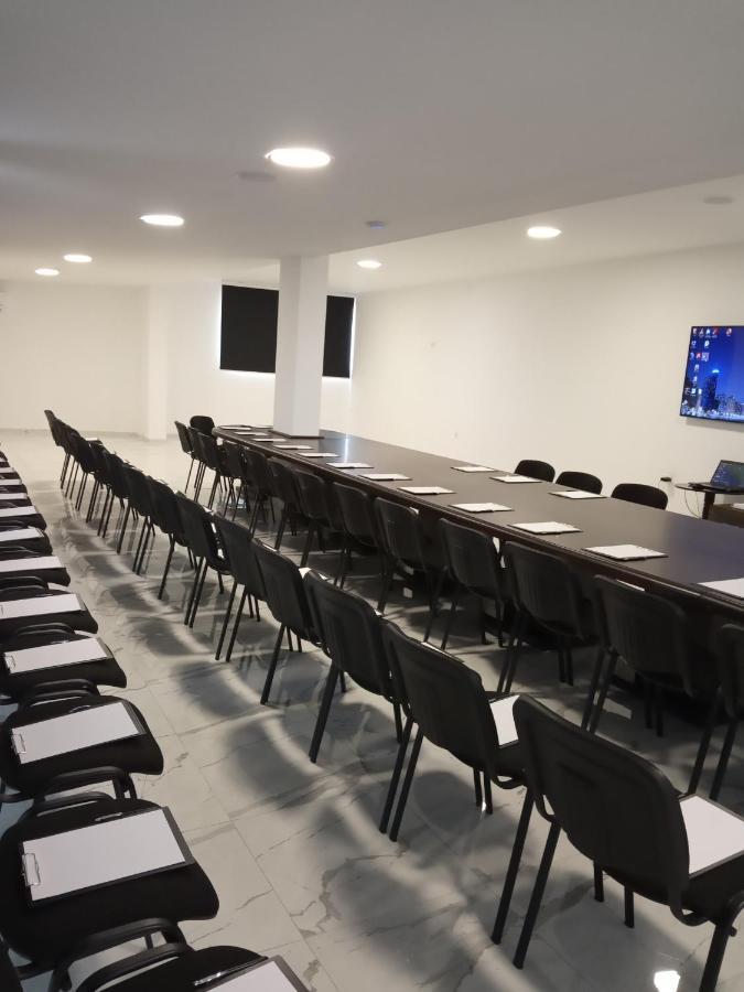 Hotel Sky Gewgelija Zewnętrze zdjęcie The boardroom at the National Museum of the Marine Corps