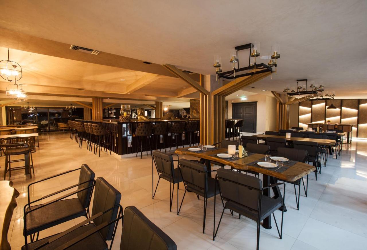 Hotel Sky Gewgelija Zewnętrze zdjęcie The restaurant