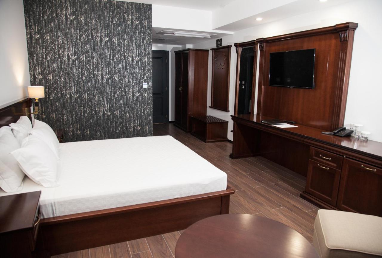 Hotel Sky Gewgelija Zewnętrze zdjęcie A room at the hotel