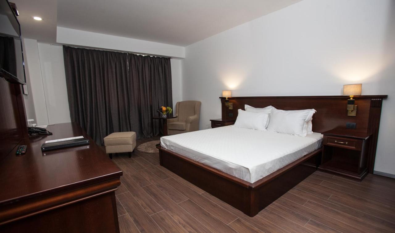 Hotel Sky Gewgelija Zewnętrze zdjęcie A room at the hotel