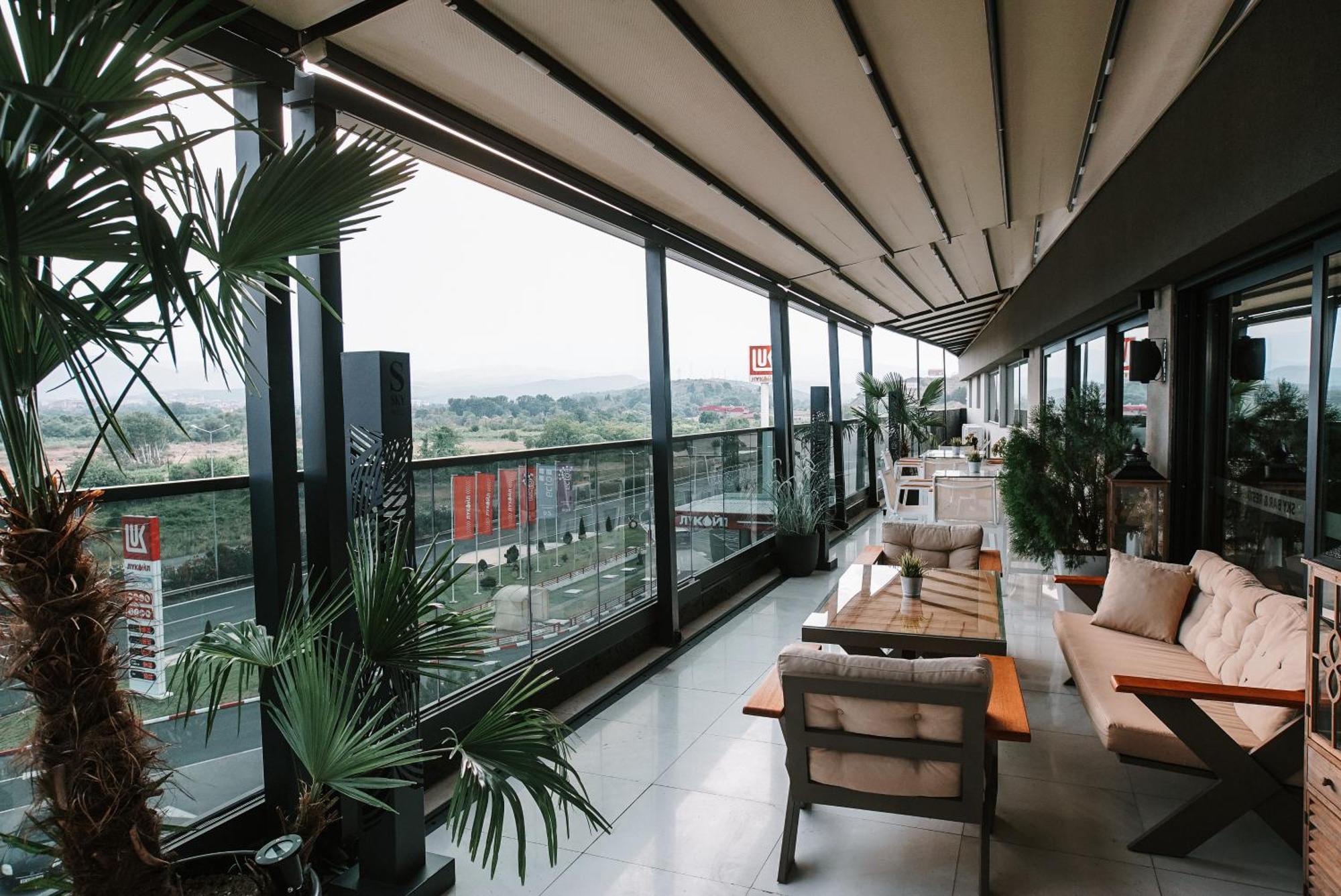 Hotel Sky Gewgelija Zewnętrze zdjęcie Skyline