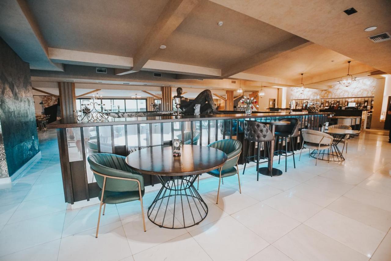 Hotel Sky Gewgelija Zewnętrze zdjęcie The lounge at the airport